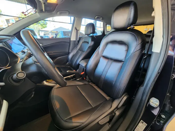 TRACKER LT 1.0 Turbo 12V Flex Aut.