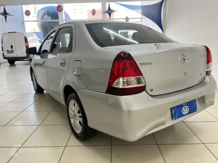 ETIOS 1.5 X PLUS 16V FLEX 4P AUTOMÁTICO