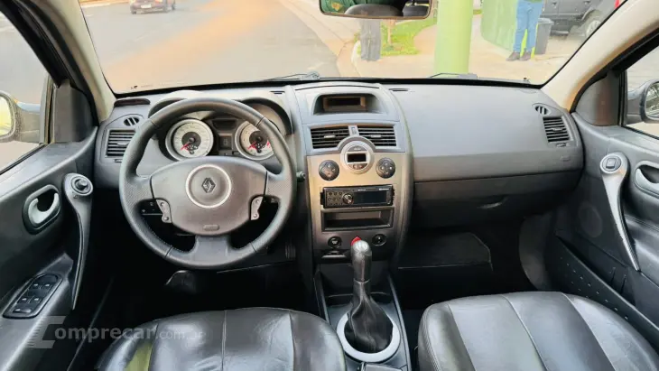 MEGANE 1.6 Dynamique Grand Tour 16V