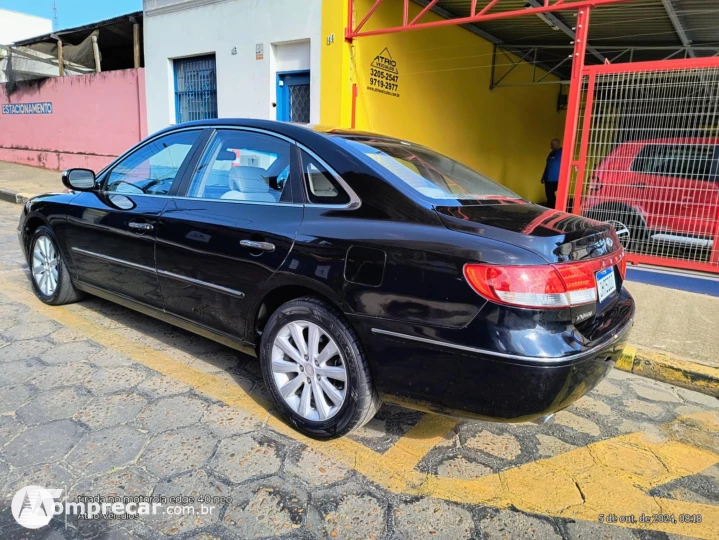 AZERA 3.3 MPFI GLS Sedan V6 24V