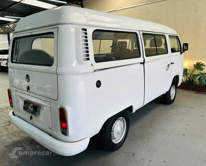 KOMBI 1.6 MI STD Lotação 8V