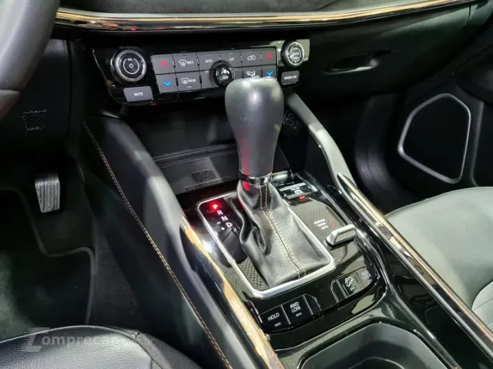 COMMANDER LIMITED TD380 4X4 TURBO DIESEL