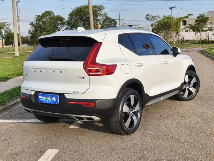 XC 40 2.0 T5 GASOLINA MOMENTUM AWD GEARTRONIC