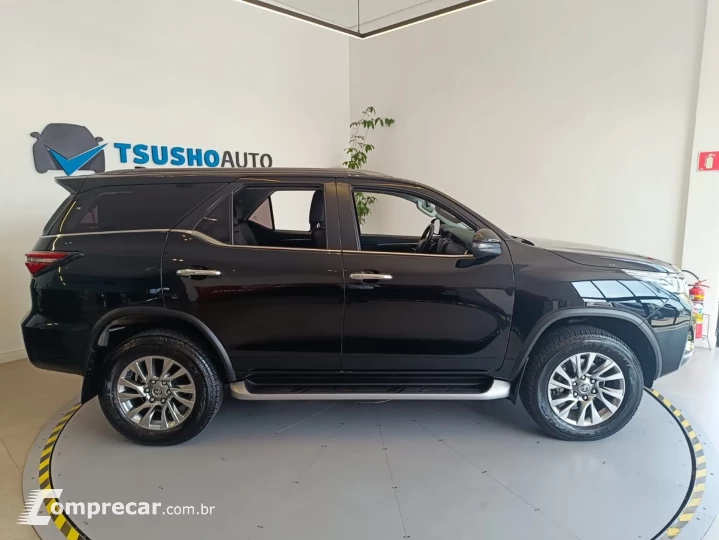 HILUX SW4 2.8 D-4D TURBO SRX 7L 4X4 AUTOMÁTICO