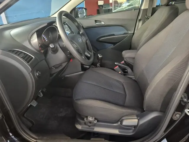 HB20 - 1.6 COMFORT PLUS 16V 4P MANUAL