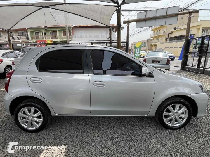 ETIOS 1.5 X PLUS 16V FLEX 4P AUTOMÁTICO