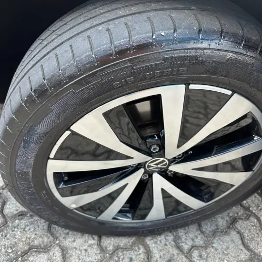 TAOS 1.4 250 TSI Highline