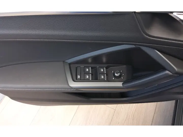 Q3 2.0 40 TFSI GASOLINA SPORTBACK PERFORMANCE BLACK QUATTRO