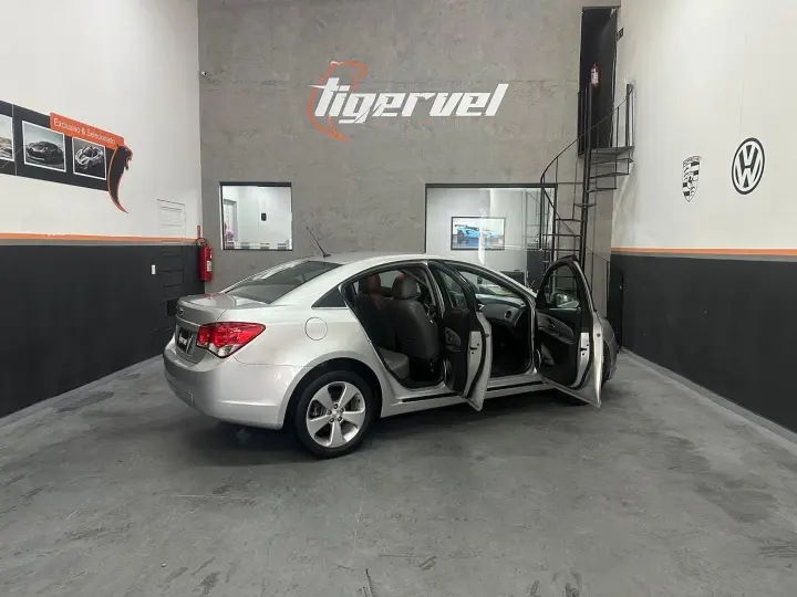 Cruze 1.8 Lt 16V Flex 4P Automático