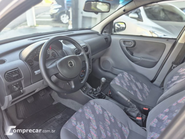 Corsa Sedan 1.0 MPFI 8V 71cv 4p