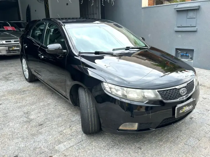 CERATO 1.6 E.213 Sedan 16V