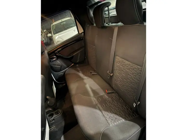 DUSTER OROCH 2.0 16V FLEX DYNAMIQUE 4P AUTOMÁTICO