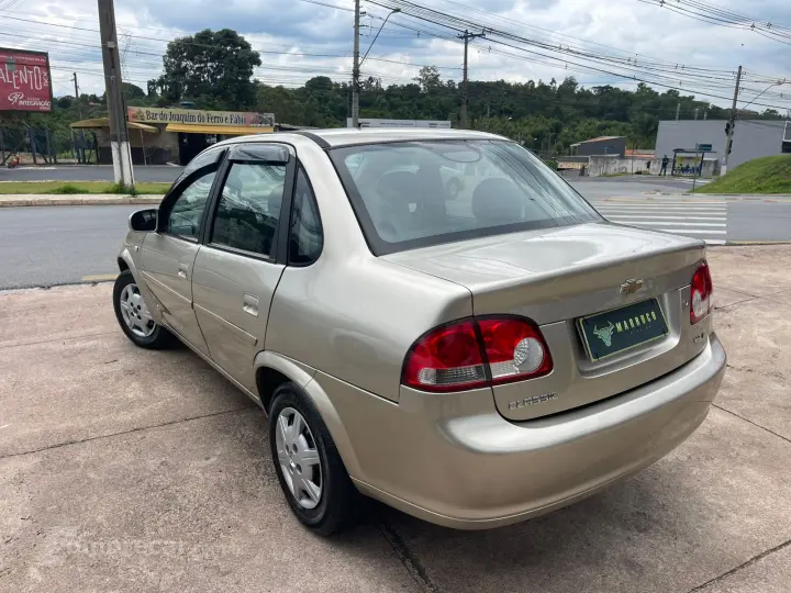 CLASSIC 1.0 MPFI Sedan 8V