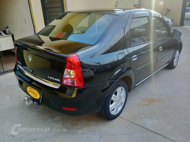 LOGAN - 1.6 EXPRESSION 16V 4P AUTOMÁTICO