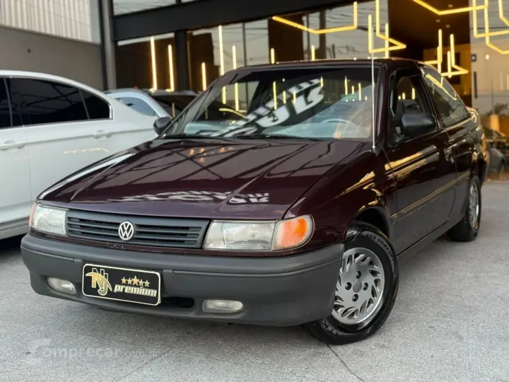 LOGUS 1.8 GLS 8V ÁLCOOL 2P MANUAL