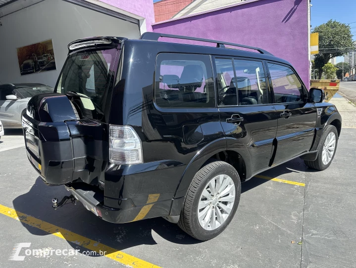 PAJERO FULL 3.8 HPE 4X4 V6 24V