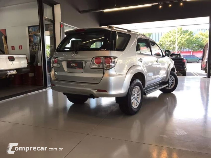 HILUX SW4 2.7 SR 7 Lugares 4X2 16V