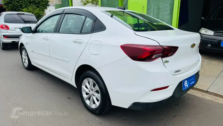 ONIX 1.0 Turbo Plus LT