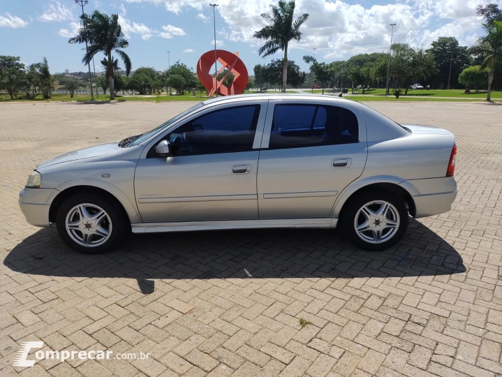 ASTRA 2.0 MPFI Expression Sedan 8V