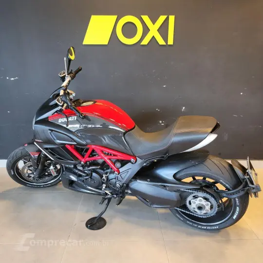 DIAVEL 1198 Carbon