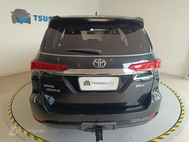 HILUX SW4 2.8 SRX 4X4 7 LUGARES 16V TURBO INTERCOOLER 4P AUT