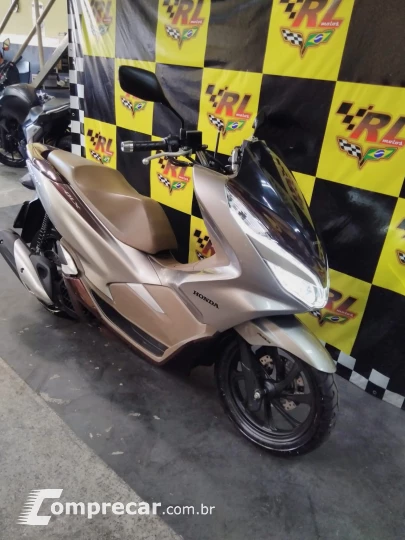 PCX 150 DLX