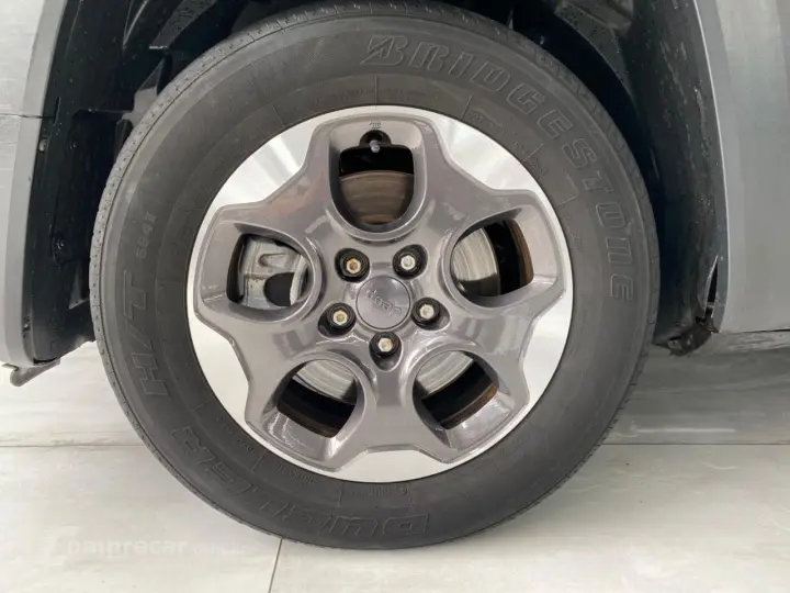 Renegade 1.8 4x2 Flex 16V Aut.