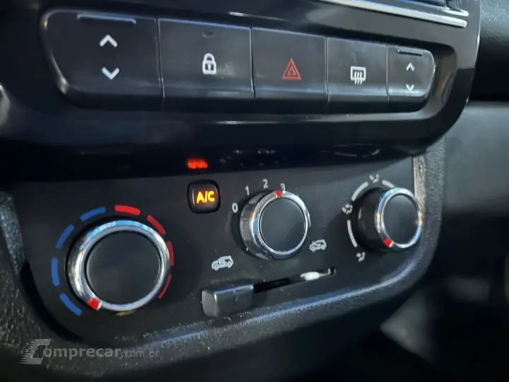 Kwid KWID Intense 1.0 Flex 12V 5p Mec.