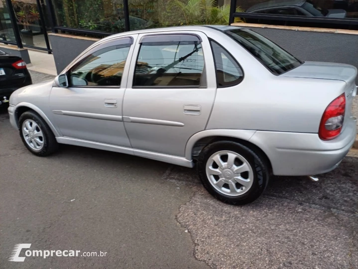 CORSA 1.6 MPFI GLS Sedan 8V