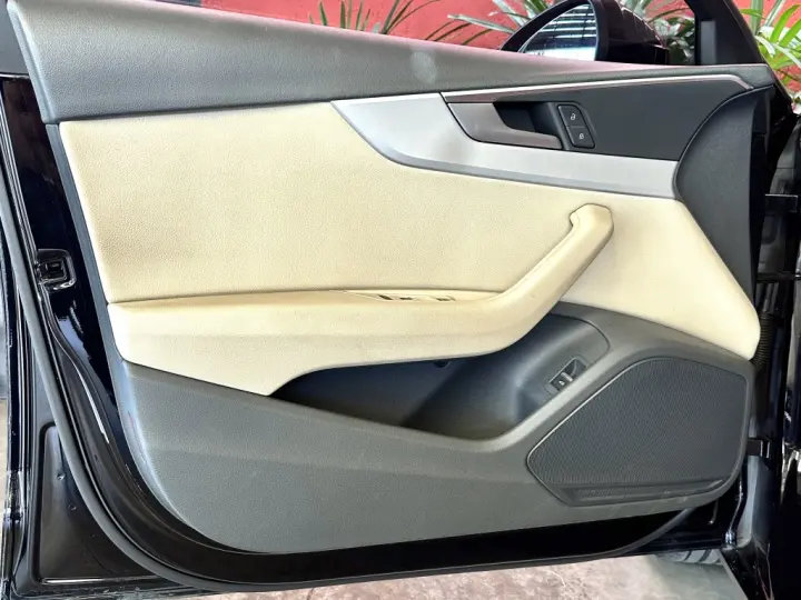 A4 2.0 TFSI GASOLINA PRESTIGE PLUS S TRONIC