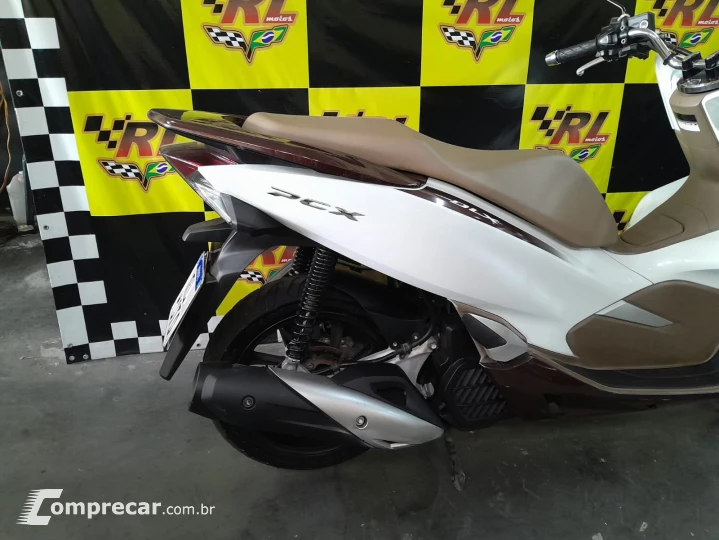 PCX 150 DLX