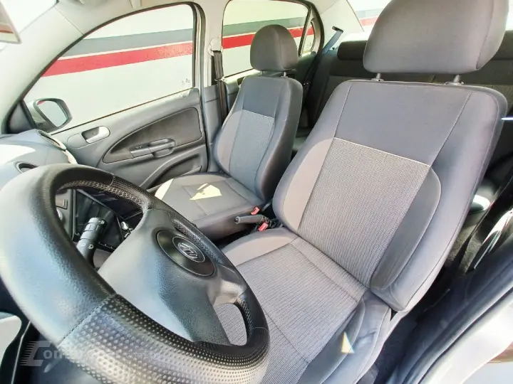 VOYAGE 1.0/1.0 City Mi Total Flex 8V 4p