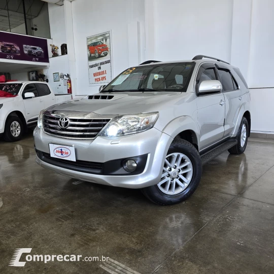 HILUX SW4 3.0 SRV 4X4 7 LUGARES 16V TURBO DIESEL 4P AUT