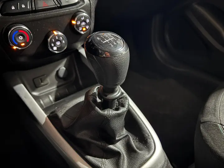 ONIX 1.4 MPFI LT 8V FLEX 4P MANUAL