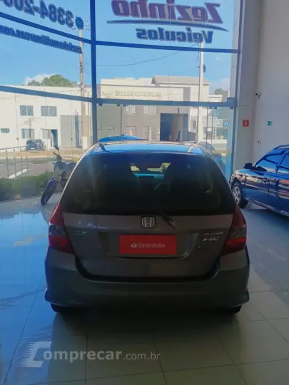 Fit 1.4 16V 4P LX FLEX