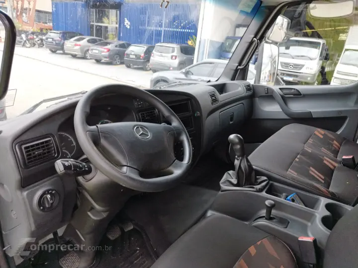 Accelo 1017 + Plataforma Engetruck