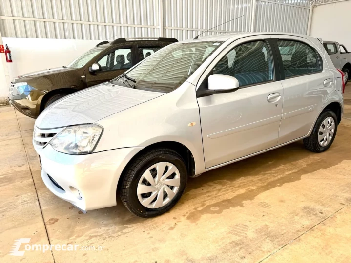 Etios 1.5 xs Hatch