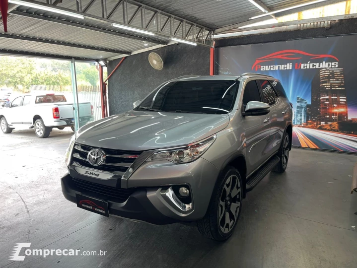 HILUX SW4 2.7 SR 7 Lugares 4X2 16V