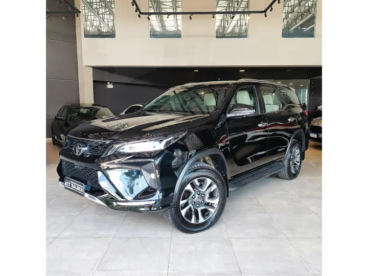 HILUX SW4 2.8 D-4D TURBO DIESEL DIAMOND 7L 4X4 AUTOMÁTICO