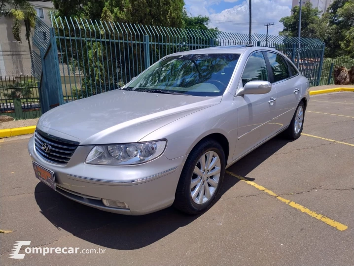 AZERA 3.3 MPFI GLS Sedan V6 24V