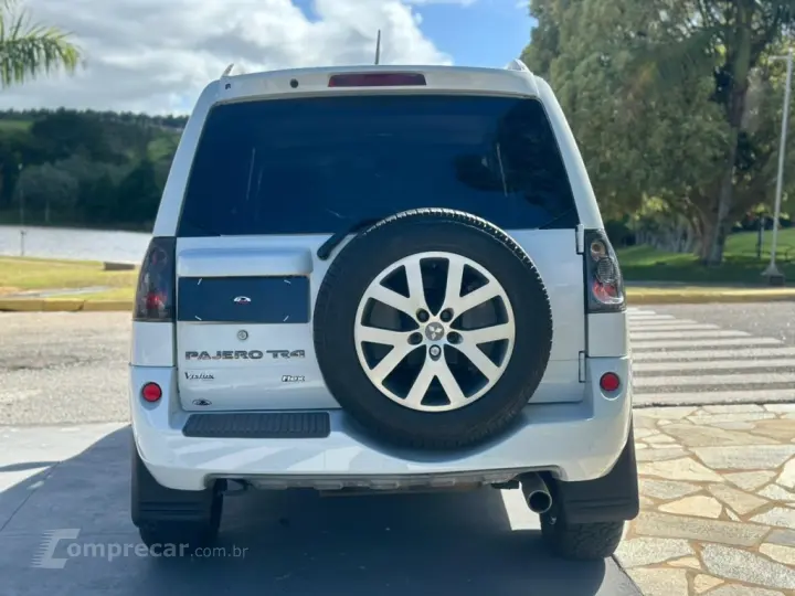 PAJERO TR4 2.0 4X2 16V 140CV FLEX 4P AUTOMÁTICO