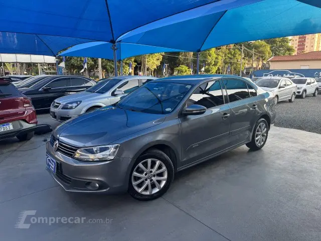 JETTA - 2.0 COMFORTLINE 4P TIPTRONIC