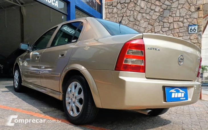 ASTRA 2.0 MPFI Elegance Sedan 8V