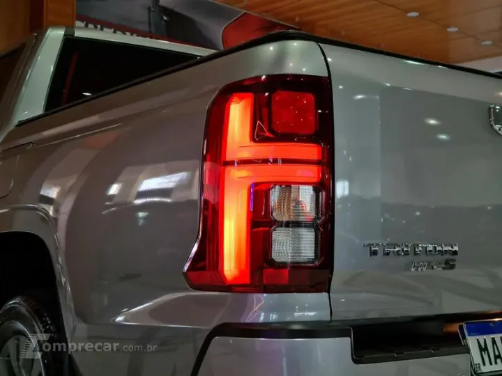 TRITON HPE-S 2.4 CD 4x4 TB DIESEL AUT.