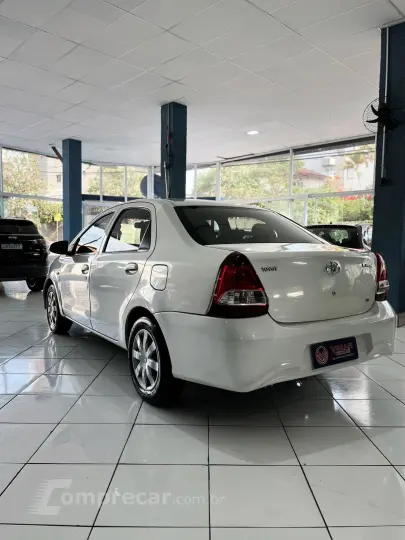 ETIOS 1.5 XS Sedan 16V