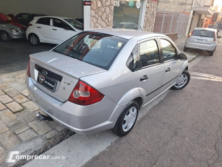 FIESTA 1.6 MPI Class Sedan 8V