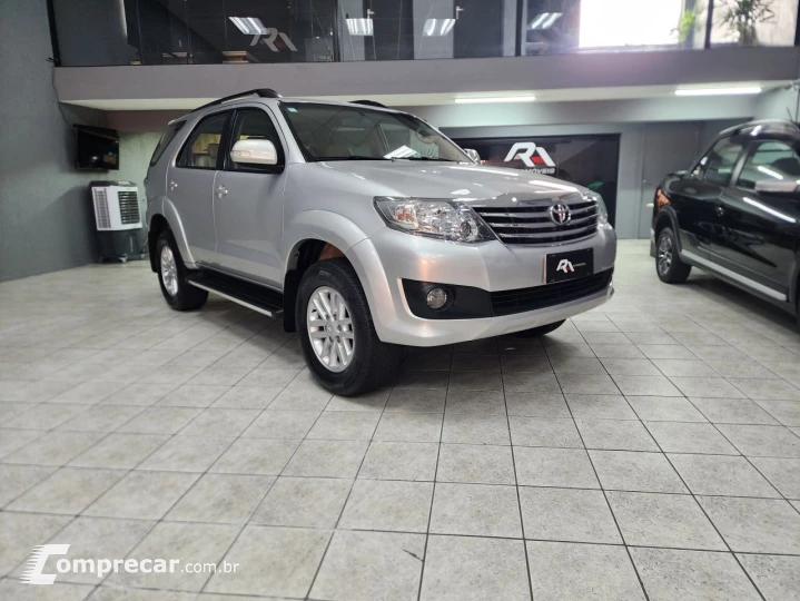 Hilux SW4 SR 4x2 2.7/ 2.7 Flex 16V Aut.