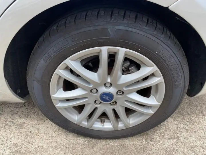 FOCUS SEDAN 2.0