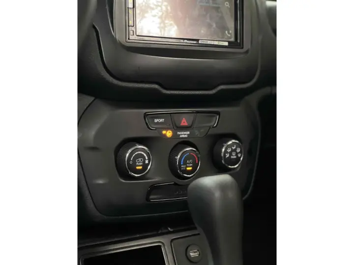 RENEGADE 1.8 16V FLEX 4P AUTOMÁTICO