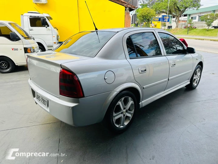 Astra Sedan 2.0 4P CD